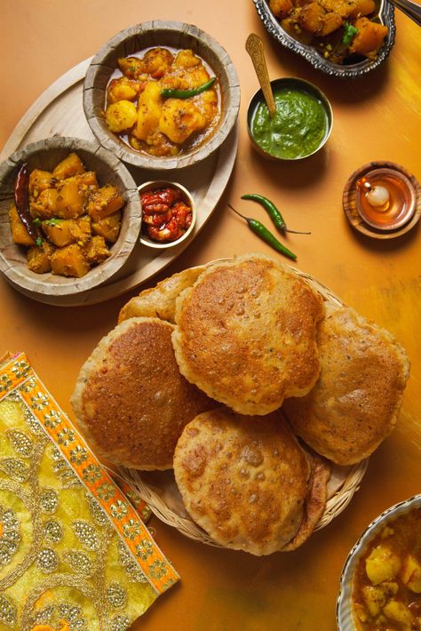 Bedmi Poori - Sinfully Spicy Bedmi Puri, Gastronomic Food, Notebook Notes, Indian States, Simple Family Meals, Veg Food, Food Cart Design, Second Breakfast, Favorite Recipes Dinner