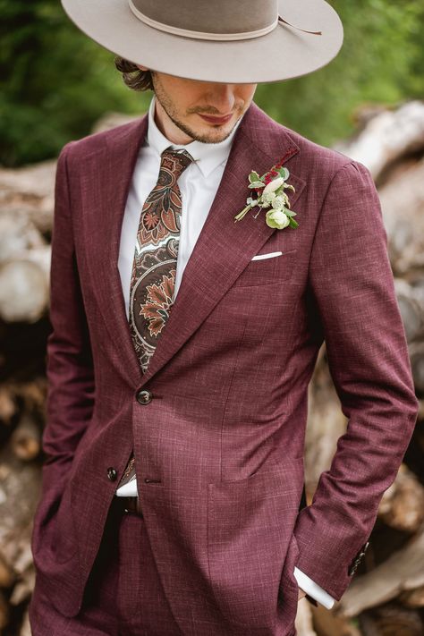 Boho Groom inspiration for an alternative wedding look. All American rustic country dessert wedding Mens Alternative Wedding Suits, Rustic Boho Groom Attire, Bohemian Wedding Suits For Men, Mens Wedding Suits Rustic, Boho Wedding Suit, Wedding Tuxedo For Men, Alternative Groom Attire, Bohemian Groom, Wedding Outfits For Men