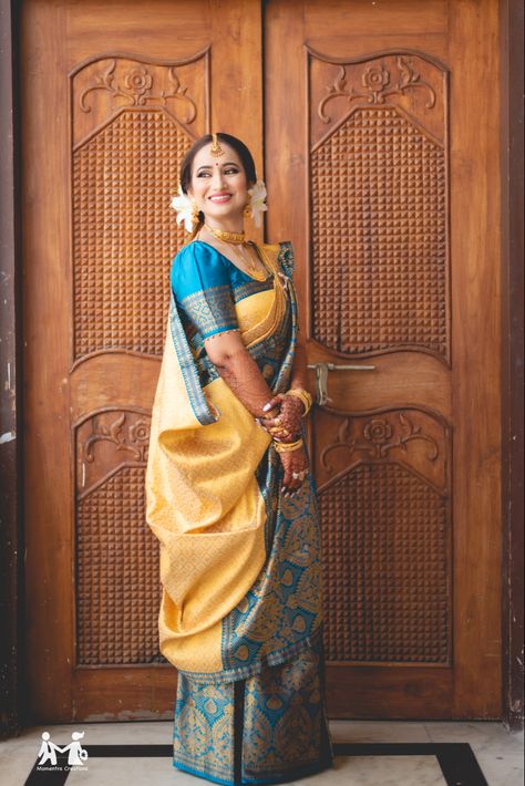 Assamese Bride Pose, Assamese Wedding, Assamese Bride, Royal Saree, Assam Silk Saree, Mekhela Chador, Doctor Jewelry, Indian Wardrobe, Elegant Sarees