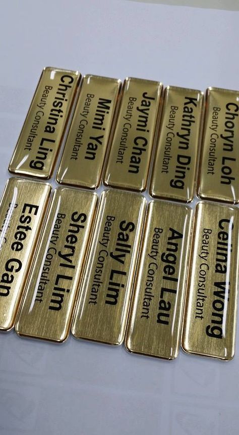 Customized Name badge/ Epoxy Name Tag Supplier Malaysia Cool Name Tags, Batches Design Ideas, Name Badges Ideas, Name Tag Design Ideas, Army Names, Gift Packaging Design, Name Tag Design, Name Plates For Home, Name Plate Design