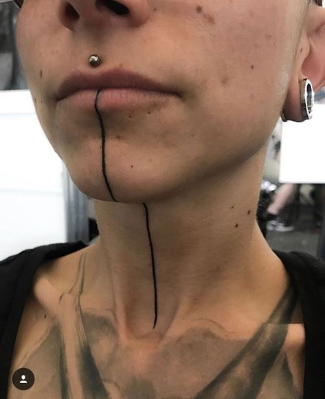 Line Chin Tattoo, Jaw Tattoo Face, Chin Line Tattoo, Chin Tattoo, Facial Tattoos, Face Face, Weird Tattoos, Finger Tattoo, Line Tattoo