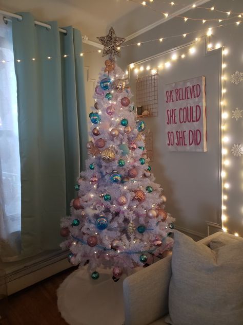 Pink And Turquoise Christmas Tree, Pink And Teal Christmas Tree, Turquoise Christmas Decor, Teal Christmas Tree, Turquoise Christmas Tree, Black Christmas Decorations, Christmas Tree Inspo, Teal Christmas, Turquoise Christmas