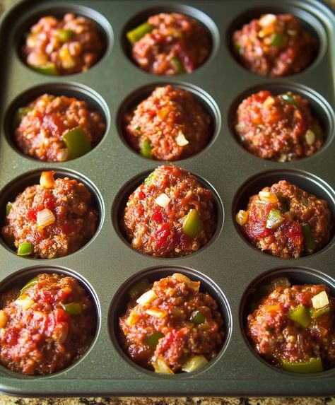 Ww Meatloaf, Vegetable Pie Recipes, Tin Foil Meals, Meatloaf Muffins Recipe, Muffin Pan Recipes, Mini Meatloaves, Strawberry Cheesecake Bars, Meatloaf Muffins, Vegetable Pie