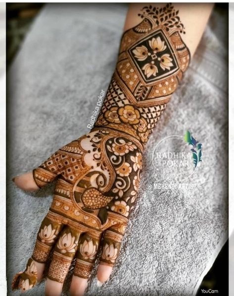 Heavy Mehndi Designs Half Hand, Teej Mehendi Design Full Hand, Bharwa Mehndi Designs Full Hand, Mehndi Art Designs Bridal, Heavy Mehandi Designs, Half Hand Mehndi Design Latest, Rakhi Mehendi Designs, Bharva Mehndi Designs, Half Hand Mehendi