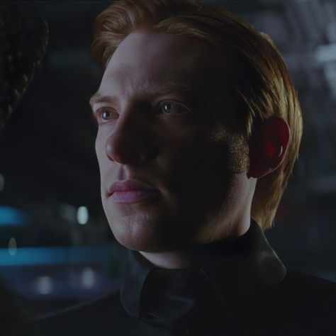 Hux Star Wars, Domhall Gleeson, Aesthetic Star Wars, Star Wars Icon, Star Wars Aesthetic, General Aesthetic, Aesthetic Star, Star Wars Cards, General Hux