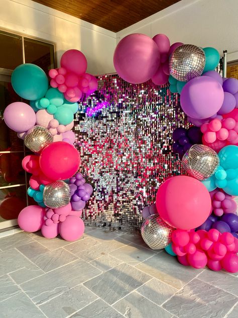 Disco Graduation Party, Disco Balloon Garland, Kids Disco Party, Disco Backdrop, Retro Party Decorations, Disco Decor, Bbq Theme, 15th Birthday Party Ideas