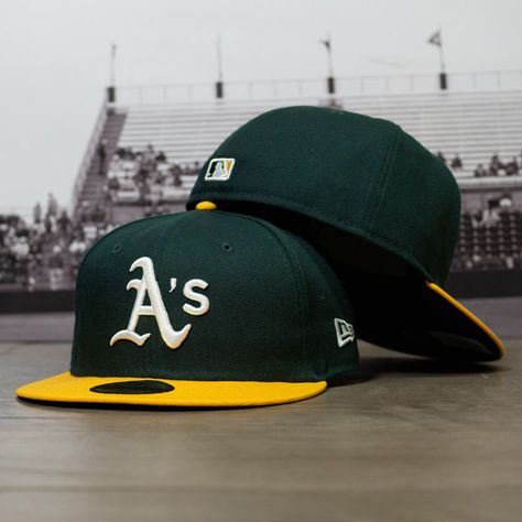 Introducing the highly anticipated New Era 59Fifty MLB Authentic Oakland Athletics Team Fitted Cap. This cap features the embroidered team logo, On-Fi... A S Logo, Oakland Athletics Logo, Sf Logo, Knee Tattoos, Ny Cap, Athletics Logo, Oakland A’s, Mlb World Series, New Era 9twenty