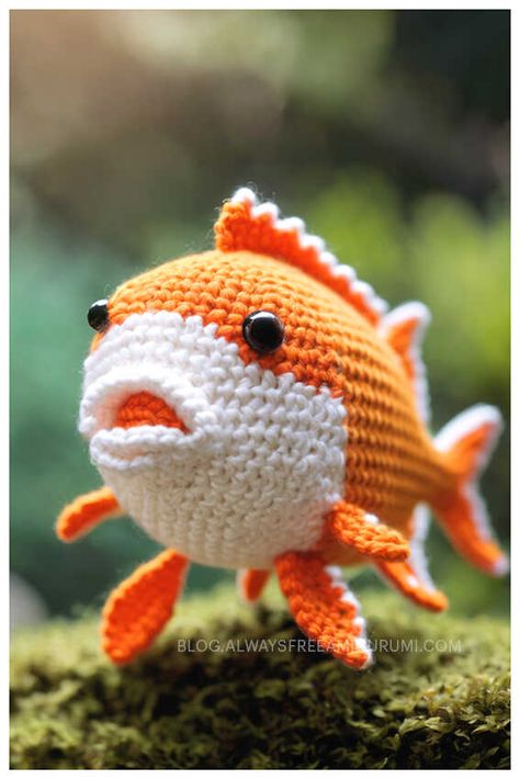 Amigurumi Fish Free Crochet Pattern Crochet Coy Fish, Crochet Fish Pattern Free, Amigurumi Fish, Crochet Fish Patterns, Sea Things, Coy Fish, Crocheted Animals, Fish Pillow, Crochet Fish