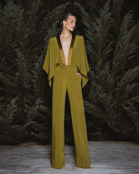 PAJÓN&CARTAGENA (@andrespajon) • Instagram photos and videos Ethereal Essence, Silk Jumpsuit, Coord Set, Woman Suit Fashion, Neck Line, Suit Fashion, Season Colors, Fashion Details, Isabel Marant