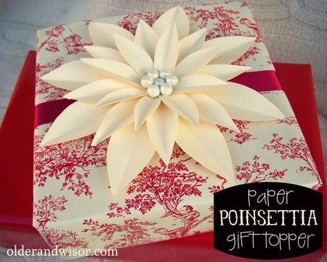 Fleur de Lis Quilts and Accessories: Pin It Weekly #94 Paper Poinsettia, Rappers Delight, Creative Gift Wrapping, Gift Toppers, Wrapping Ideas, Noel Christmas, Holiday Projects, Craft Fair, Christmas Gift Wrapping