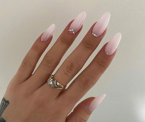 2022 Nails, Classy Acrylic Nails, Almond Acrylic Nails, Bride Nails, Neutral Nails, Bridal Nails, Classy Nails, Fancy Nails, Chic Nails