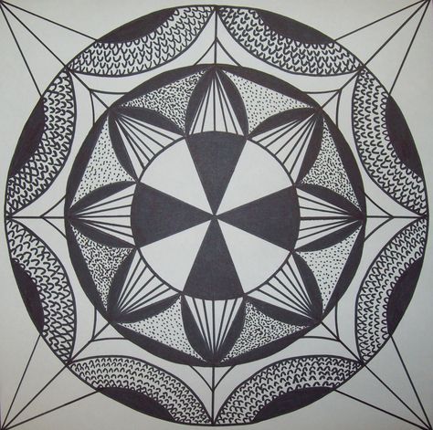 my artful nest: I heart radial symmetry! Radial Balance Art Design, Symmetrical Design Drawing, Symmetry Drawings, Radial Design Art, Art Middle School, Radial Balance, Symmetrical Art, Mind Map Art, Point Drawing