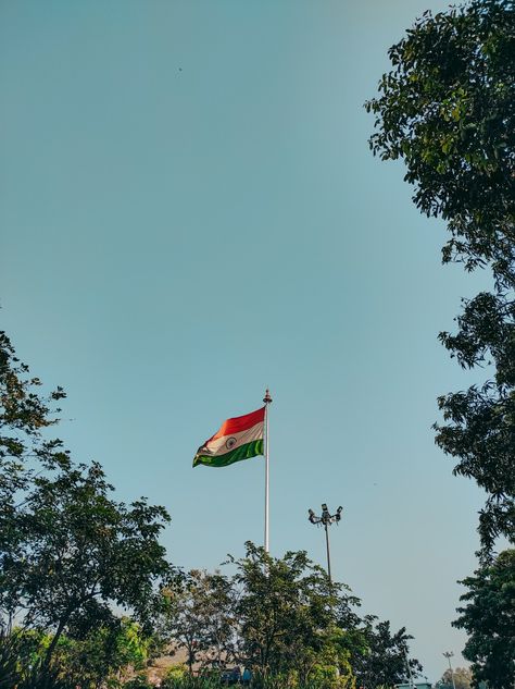 Took this picture from kozhikode railway station while waiting for my friend Kolkata Metro Aesthetic, Ooty Hill Station Wallpaper, Kerala Railway Station Photography, Bengaluru Railway Station, Ernakulam Railway Station, For My Friend, Railway Station, Seattle Skyline, My Friend