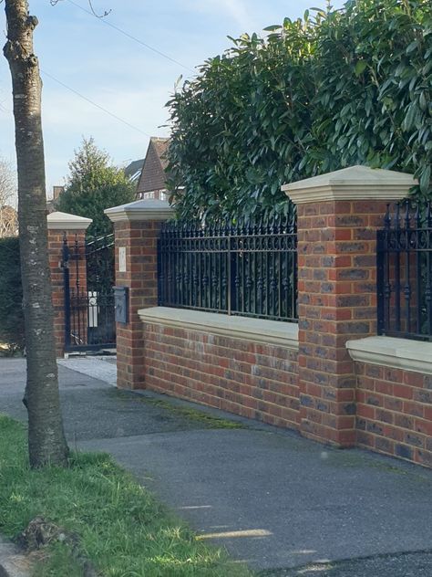 Front Wall And Gate Ideas, Driveway Wall Ideas Entrance, Brick Wall With Railings, Brick Perimeter Wall, Brick Fences And Gates Entrance, Driveway Walls Ideas, Brick Wall Driveway Entrance, Brick Wall Fence Ideas, Brick And Wrought Iron Fence