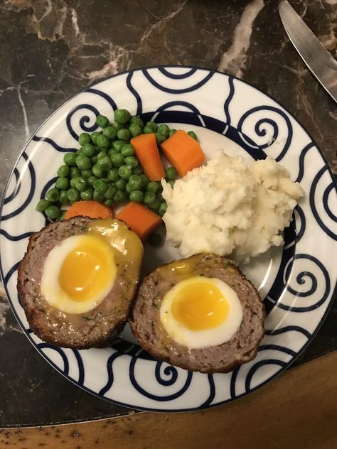 [HOMEMADE] Scotch Eggs with Vegetables and Mashed Potatoes Scotched Eggs, Eggs With Vegetables, Homemade Scotch Eggs, Scotch Eggs, With Mashed Potatoes, Irish Recipes, Breakfast Dishes, The Hub, Living Food