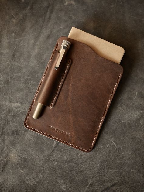 "Dante" brown walnut handmade leather Field Notes and Moleskine Sleeve Leather Cell Phone Purse, Leather Goods Ideas, Field Notes Leather Cover, Handmade Leather Notebook, Leather Goods Handmade, Crea Cuir, Handmade Leather Work, Notebook Sleeve, Bridal Fair