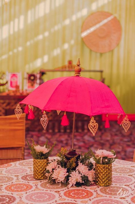 Ambience Decor, Unique Event Decor, Haldi Ceremony Decorations, Indian Table, Kitschy Decor, Vibrant Outfits, Marry Your Best Friend, Mandap Decor, Desi Wedding Decor