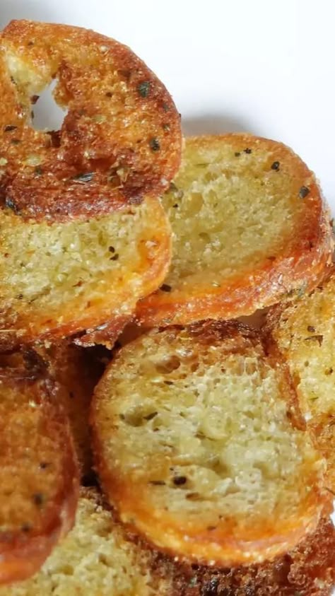 Bagel Chips, Air Fried Food, Air Fryer Oven Recipes, Air Fry Recipes, Midnight Snack, Appetizers Easy Finger Food, Air Fryer Dinner Recipes, Air Fryer Recipes Easy, Air Fryer Recipes Healthy