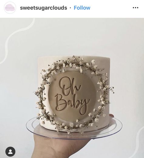 500 Gram Cake Design, Brown Gender Reveal Cake, Gender Reveal Cake Neutral Color, Classy Gender Reveal Cake, Gender Reveal Cake Neutral, Beige Baby Shower Cake, Boho Gender Reveal Cake, Small Baby Shower Cake, Neutral Cake Ideas