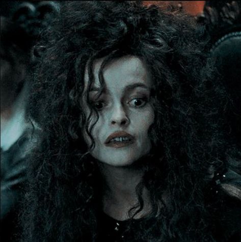 Bellatrix Lestrange Wand, Bellatrix Lestrange Cosplay, Belatrix Lestrange, Bellatrix Lestrange Costume, Bellatrix Lestrange Aesthetic, Lace Up Gloves, Afro Curly Wig, Long Afro, Hery Potter