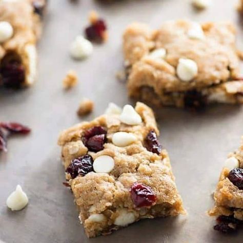 White Chocolate Cranberry Oatmeal Cookie, Cranberry Oatmeal Bars, Chewy Oatmeal Bars, Chocolate Oatmeal Bars, Cranberry Oatmeal, Buns In My Oven, Cranberry White Chocolate, Oatmeal Cookie Bars, Cranberry Bars