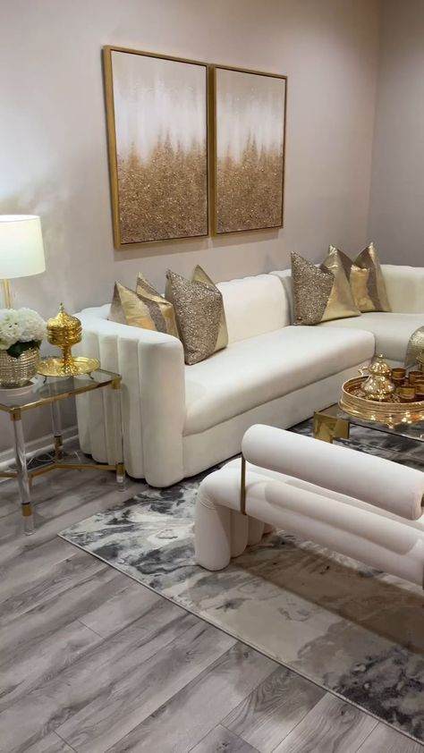 Living Room Inspo for Entertaining: Perfect for Guests Gold Living Room Decor, Glam Living Room Decor, Classy Living Room, Luxury Living Room Decor, Latest Living Room Designs, Living Room Decor Gray, Modern Sofa Living Room, Luxury Furniture Living Room, Gold Living Room