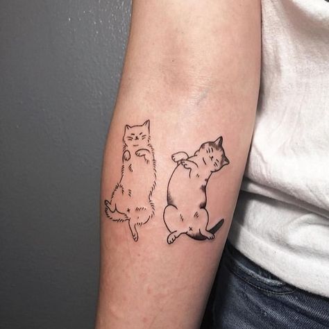 Simple Cat Tattoos, Fat Cat Tattoo, Tiny Cat Tattoo, Cat Lover Tattoo, Cat Outline Tattoo, Cats Tattoo, Cat Tattoo Simple, See Tattoo, Cute Cat Tattoo