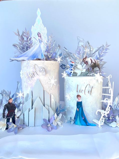 Elsa Frozen 2 Cake, Birthday Elsa Frozen, Frozen Cake Designs, Frozen Theme Party Decorations, Snow Birthday Party, Elsa Birthday Cake, Pastel Frozen, Frozen Birthday Party Cake, Elsa Cake Frozen