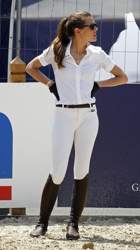 Equestrian Outfit, Preppy Mode, Horse Riding Outfit, Riding Clothes, Equestrian Chic, Equestrian Girls, Equestrian Lifestyle, Jetski, Charlotte Casiraghi