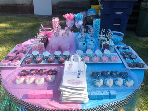 Gender Reveal Treats Sweets, Gender Reveal Dessert Table Ideas, Gender Reveal Treat Table, Gender Reveal Treats, Gender Reveal Dessert Table, Gender Reveal Candy, Gender Reveal Dessert, Dessert Table Ideas, Gender Reveal Baby Shower Themes