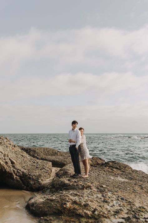 Couple embraces on rocks for engagement photos at Montage Laguna Beach. Cute Beach House, Laguna Beach Engagement, Laguna Beach Wedding, Montage Laguna Beach, Hawaii Elopement, Spring Engagement, Beach Engagement Photos, Wedding Spring, Couples Poses