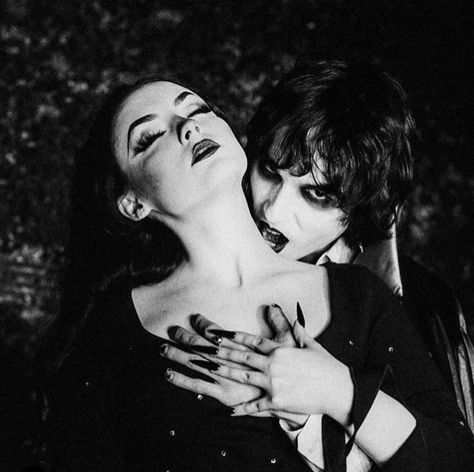 Vampire X Human Couple, Goth Couple Art, Goth Couple, Manifesting Board, Vampire Kiss, Vampire Bites, Fantasy Universe, Gothic Photography, Tuna Fishing