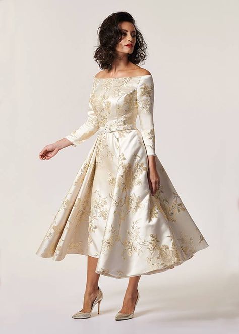 Stately 1950's off the shoulder double skirted champagne brocade dress Mother Of The Bride Fashion, Wedding Outfits For Groom, Robes Glamour, Mother Of Bride Outfits, Occasion Wear Dresses, Mother Of Groom Dresses, Mother Of The Bride Outfit, Brocade Dresses, Mob Dresses