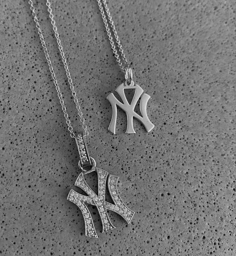 Streetwear Jewelry, Detailed Jewelry, Nameplate Necklace, Chains Necklaces, Dope Jewelry, Hand Jewelry, Jewelry Lookbook, Mens Accessories Fashion, Silver Chain Necklace