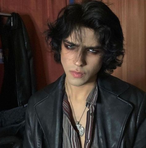 Goth Male, Rabastan Lestrange, Male Vampire, Vampire Halloween Costume, Vampire Costumes, Vampire Clothes, Androgynous Models, Goth Guys, Vampire Makeup