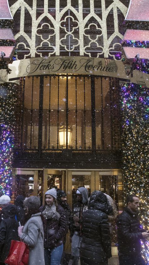 Saks Fifth Avenue Aesthetic, Saks Fifth Avenue Nyc, Broadway Dancers, Christmas Light Displays, New Amsterdam, New York City Travel, New Holland, Big City, Light Display