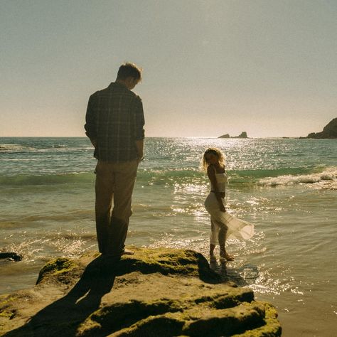 mom & dad!!!!🦋🎀 so much fun shooting with my girl @sydsfilms._ Girl Dad Aesthetic, Dad And Kids Aesthetic, Country Dads Daughters, Dad And Baby Daughter Aesthetic, Dad With Daughter, Dad And Baby Girl Aesthetic, Father Daughter Movie Scene, Father Daughter Pictures, Dad Aesthetic