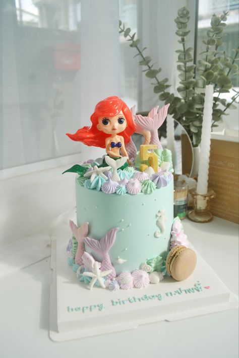 Minimal Mermaid Cake, Kue Birthday, Cake Ariel, Cake Minimal, Ariel Cake, Cake Tart, Mermaid Birthday Cakes, Korean Cake, Mini Cakes Birthday