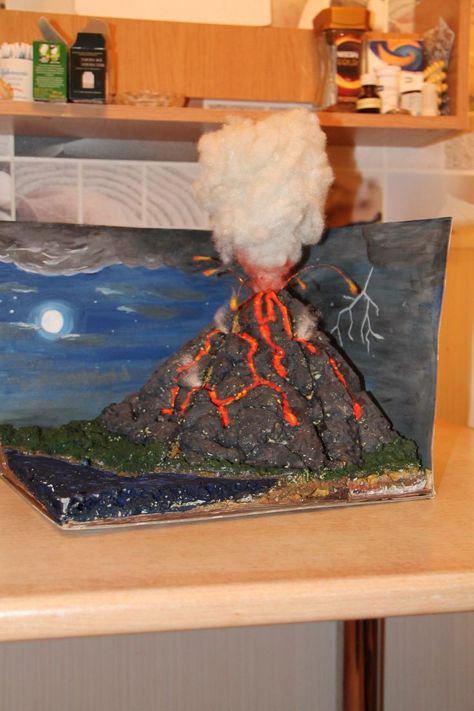 Volcano Diy, Volcano Project For Kids, Volcano Diorama, Diy Volcano Projects, Volcano Project, Volcano Model, Science Exhibition Projects, Volcano Projects, Earth Science Projects