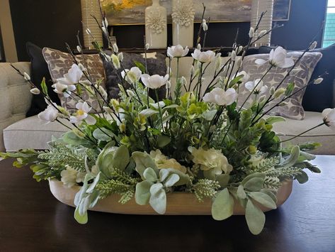 Floral Arrangements • Sacksteder's Interiors Christmas Dining Table Decorations, Dining Table Decorations, Dough Bowl Centerpiece, Table Floral Arrangements, Timeless Christmas, Table Centerpieces For Home, Dining Room Centerpiece, Christmas Dining Table, Natural Element