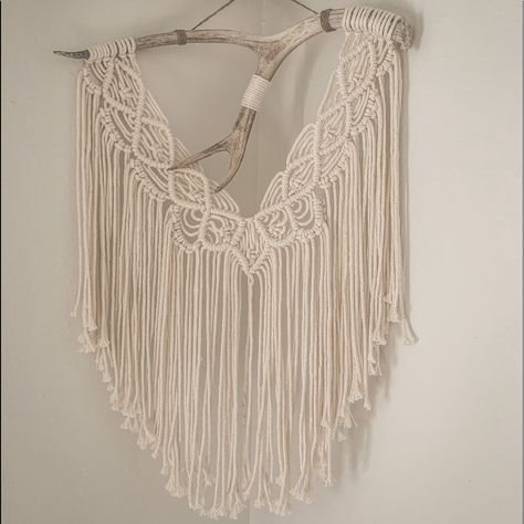 Deer Shed Unique Macram Wall Hanging Art Boho Vibe Cream And Tan In Color Smoke Free Seller Antler Macrame Wall Hangings, Macrame Wall Hanging Leaves, Antler Macrame, Deer Antler Crafts, Antler Crafts, Hanging Diy, Small Wall Hangings, Macrame Wall Hanging Diy, Wall Hanging Art