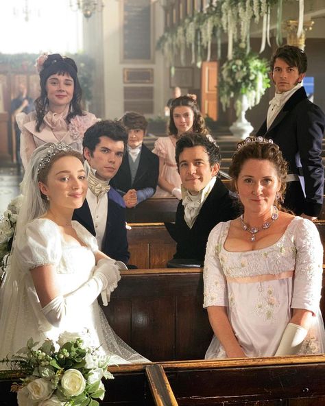 Bridgerton Family, Jonathan Bailey, Famous Actresses, Phoebe Dynevor, Julia Quinn, Queen Charlotte, Julie Andrews, High Society, Wedding Album