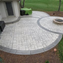 Hardscaping Ideas, Stamped Concrete Patio Designs, Circle Patio, Stone Patios, Landscape Yard, Stone Deck, Concrete Patio Makeover, Patio Remodel, Outdoor Pavers