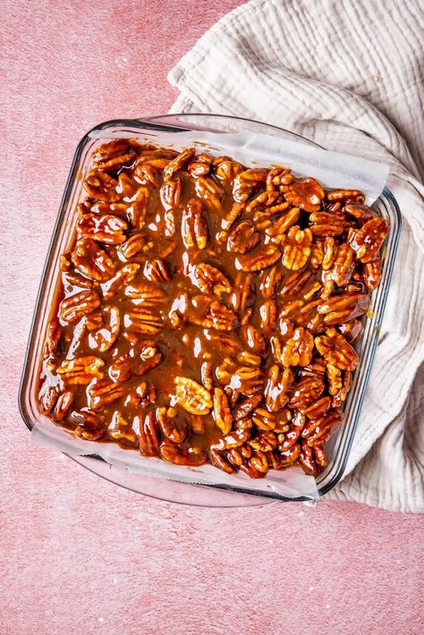 NO BAKE CARAMEL PECAN PIE BARS Sheet Pan Pecan Pie Bars, Pecan Pie Bars No Corn Syrup, No Bake Banana Caramel Pecan Pie, Vegan Gluten Free Pecan Pie Bars, Dreamy Caramel Pecan Bars, Cookie Dough Yogurt, Caramel Pecan Pie, Baked Caramel, Peanut Butter Mousse