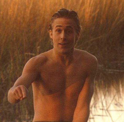 ryan gosling the notebook Ryan Gosling The Notebook, Ryan Gosling Shirtless, Noah Calhoun, Movie Icon, Райан Гослинг, Blonde Guys, The Notebook, Ryan Gosling, Hot Actors