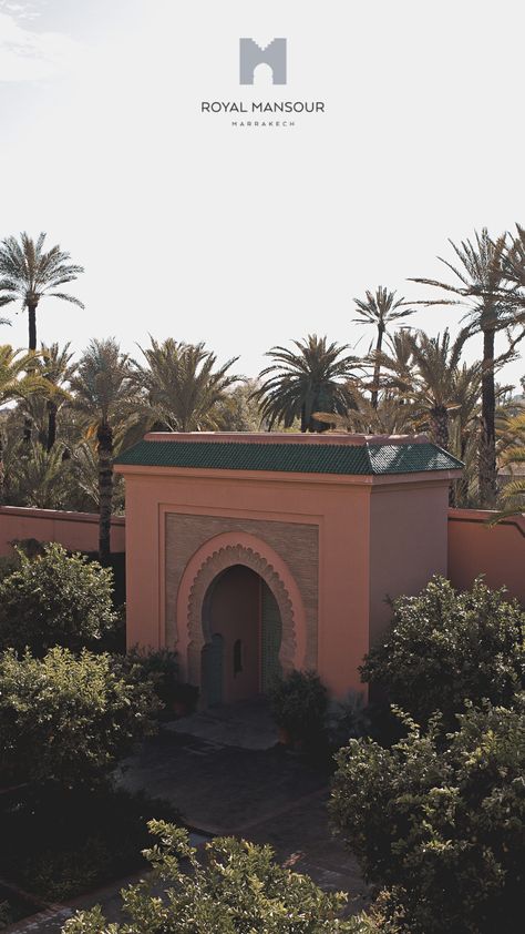 The Royal Mansour Marrakech can be counted amongst the few establishments in the world that defy hotel excellence. Each area has been designed to intuitively take guests on a sensory journey; take a step into the secret and sumptuous history of one of the most beautiful hotels in the world. Royal Mansour Marrakech, 5 Star Hotel, Royal Hotel, Car Rental Service, Water Well, Beautiful Hotels, Luxury Hotels, Luxury Resort, 5 Star Hotels