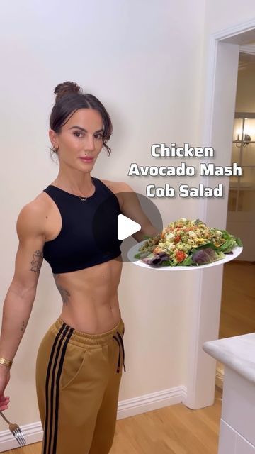 Senada Greca, MBA on Instagram: "Avocado Mash Chicken Cob Salad - High in
PROTEIN, sooo EASY to make, DELICIOUS and super
NUTRITIOUS. Make sure to Save and Send to who loves a gigantic salad 🥗 Great for Lunch or Dinner👌

My favorite recipes and my workout programs in the WeRise App 👉 Iink in BIO

Instructions:
- 8-10 oz chicken, pre-cooked and chopped
- 1/2 small red onion, chopped
- 1 tomato, chopped
- cilantro, chopped
- 1 ripe avocado
- 2 hard boiled eggs
- salt
- red pepper chili flakes
- olive oil
- 1 lemon, juiced
- mash well
- serve on top of greens, quinoa or slice of toasted bread" Cob Salad, 1400 Calorie Meal Plan, Avocado Mash, Pre Cooked Chicken, Salad Sauce, Toasted Bread, Calorie Meal Plan, Chicken Avocado, Ripe Avocado