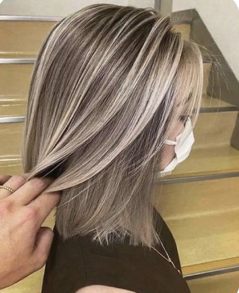 Brunette With Heavy Blonde Highlights, Best Hairstyles For Short Hair, Long Bobs, Hair Highlights And Lowlights, Highlights For Brunettes, Summer Hair Highlights, Hair Color For Brunettes, Color For Brunettes, Spring Hair Color