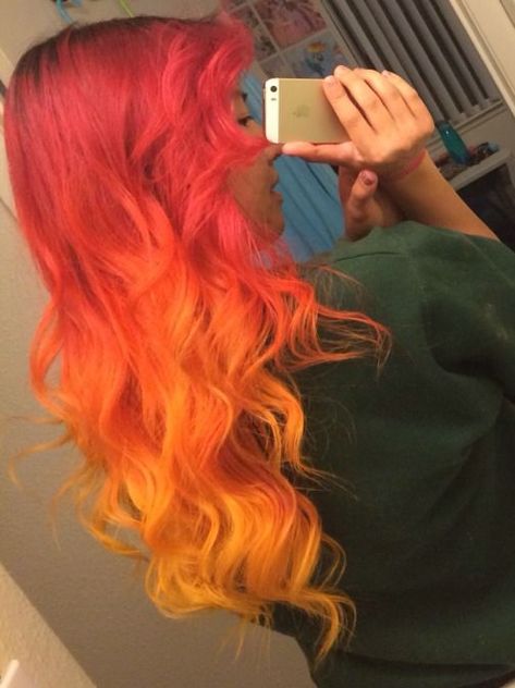 Red Orange Ombre Hair, Red And Orange Hair, Orange Ombre Hair, Cheveux Oranges, Red Ombre Hair, Dyed Hair Pastel, Fire Hair, Snakebites, Orange Ombre