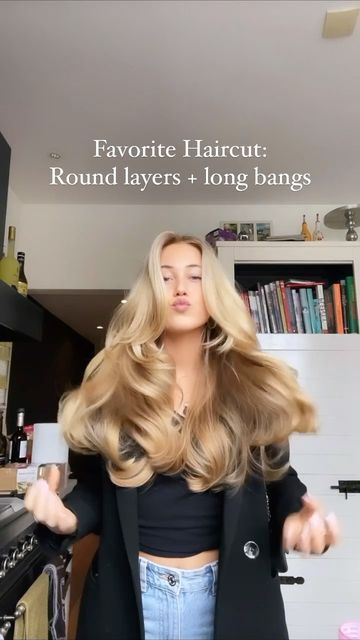 Blonde Thick Hair Cuts, Lillyvanbrooklyn Hair, Lily Van Brooklyn Hair, Lily Van Brooklyn, Super Layered Hair, Lots Of Layers Medium Hair, Long Blonde Hair With Layers, Round Layers, Layers Haircut